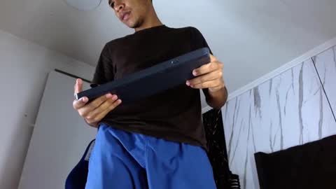 Aston  online show from October 2025 04:12:01 AM