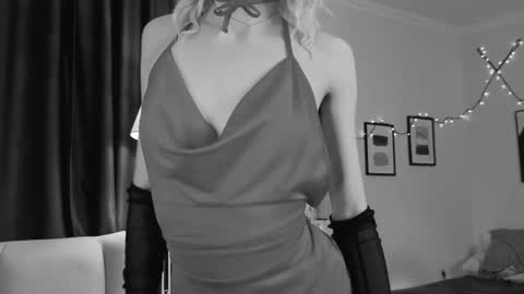 Snapshot of astra_wender chatting on March 2026 09:10:02 AM Sofia online show from March 2026 09:10:02 AM