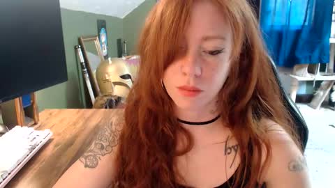 Snapshot of astraeasiren chatting on June 2026 05:18:02 PM AstraeaSiren online show from June 2026 05:18:02 PM