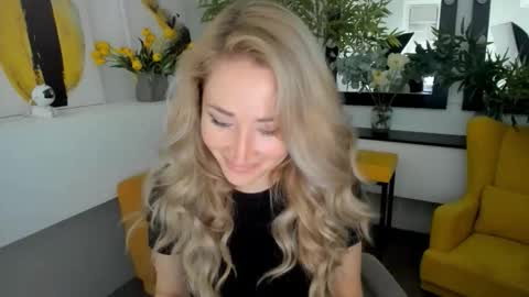 Snapshot of astramonroe chatting on October 2025 07:11:01 AM astramonroe online show from October 2025 07:11:01 AM