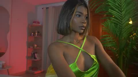 Astrea online show from December 2025 10:05:01 PM