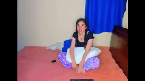 Mag and Molly online show from December 2025 03:03:01 AM