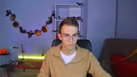 astren online show from October 2025 12:02:02 PM