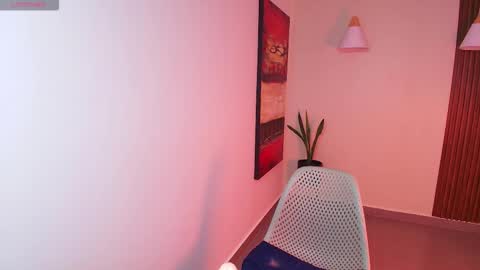 Astrid online show from March 2026 08:14:01 PM