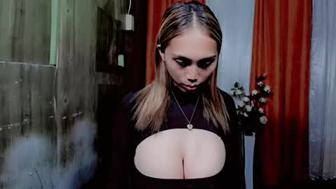 Astrid online show from October 2025 12:58:01 PM