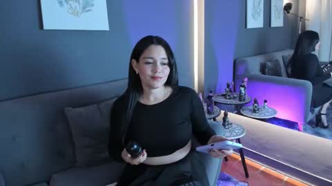 Astrid  online show from January 2026 03:12:02 AM