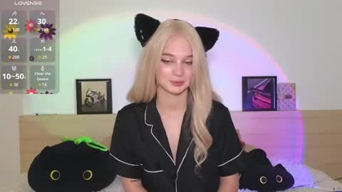 Snapshot of astridmoss chatting on May 2026 09:41:01 PM Maya online show from May 2026 09:41:01 PM