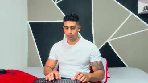 Snapshot of astromgrey chatting on February 2025 11:20:01 PM Astrom model independent online show from February 2025 11:20:01 PM