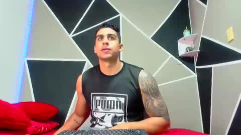 Snapshot of astromgrey chatting on March 2025 08:44:02 PM Astrom model independent online show from March 2025 08:44:02 PM