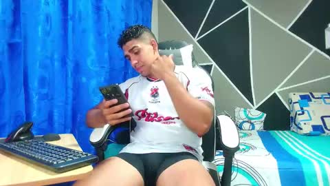 Snapshot of astromgrey chatting on October 2025 08:50:02 PM Astrom model independent online show from October 2025 08:50:02 PM