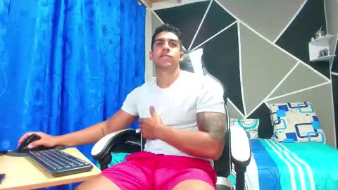 Snapshot of astromgrey chatting on October 2025 12:51:02 AM Astrom model independent online show from October 2025 12:51:02 AM