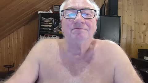 Snapshot of asusandy chatting on February 2026 04:49:01 PM asusandy online show from February 2026 04:49:01 PM