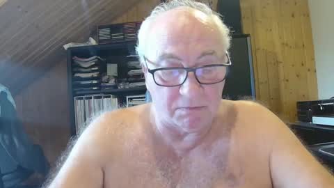 Snapshot of asusandy chatting on February 2026 12:09:02 PM asusandy online show from February 2026 12:09:02 PM