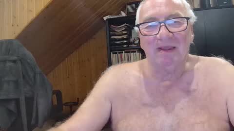 Snapshot of asusandy chatting on May 2026 11:45:02 PM asusandy online show from May 2026 11:45:02 PM