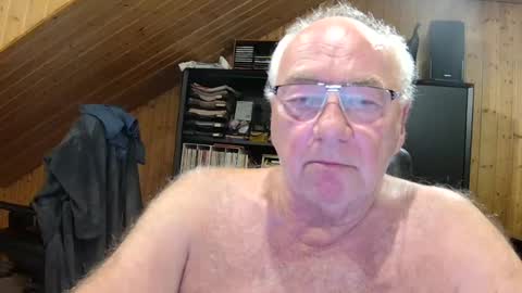 Snapshot of asusandy chatting on July 2026 11:20:01 PM asusandy online show from July 2026 11:20:01 PM