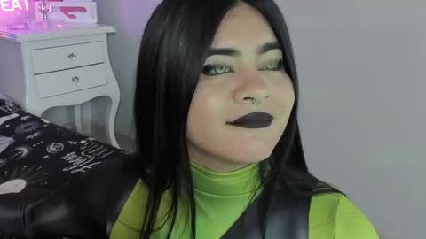 Athena online show from December 2025 07:00:01 PM