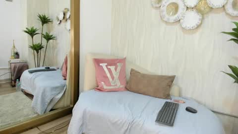 Snapshot of atenea_rouse chatting on April 2026 11:37:02 AM atenea_rouse online show from April 2026 11:37:02 AM