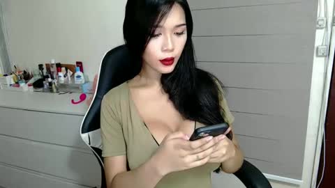 Snapshot of atheena_charm chatting on May 2026 02:45:01 PM Athena online show from May 2026 02:45:01 PM