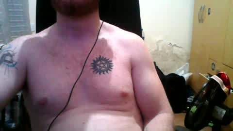 Snapshot of athleticboyy chatting on June 2026 08:31:01 AM Paul Van online show from June 2026 08:31:01 AM