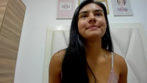 Snapshot of atilana_diaz chatting on May 2026 06:27:01 PM Atilana Diaz online show from May 2026 06:27:01 PM