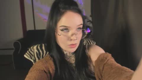 online every day between 10am-23pm online show from October 2025 02:51:01 PM