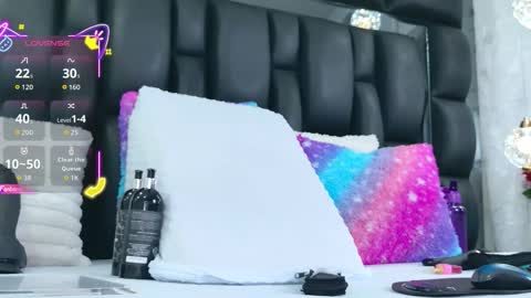 Snapshot of auraross chatting on December 2025 07:53:02 PM Aura online show from December 2025 07:53:02 PM