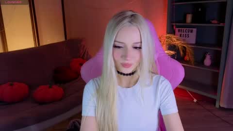 Snapshot of aurasanrise chatting on April 2026 09:16:01 PM Aura online show from April 2026 09:16:01 PM