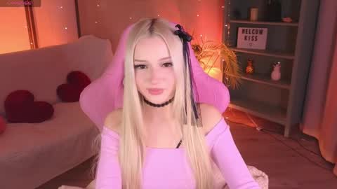 Snapshot of aurasanrise chatting on April 2026 08:53:02 PM Aura online show from April 2026 08:53:02 PM