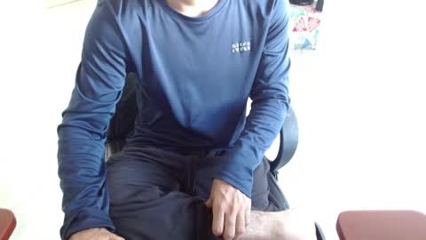 Snapshot of aureliv1 chatting on May 2026 09:55:01 PM Aureliano online show from May 2026 09:55:01 PM