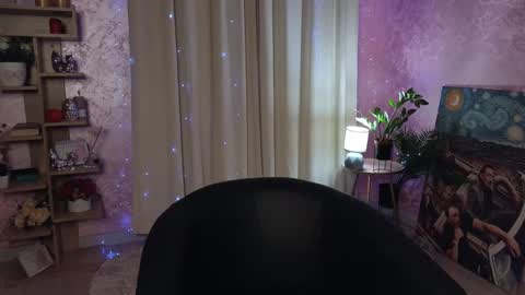 Aurora online show from December 2024 03:32:02 PM