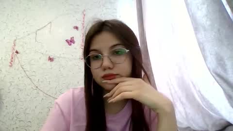 Snapshot of aurora_breeze chatting on February 2026 08:33:02 AM Kiara Xanthe online show from February 2026 08:33:02 AM