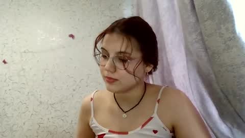 Snapshot of aurora_breeze chatting on April 2026 11:53:01 AM Kiara Xanthe online show from April 2026 11:53:01 AM