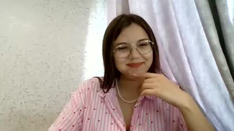 Snapshot of aurora_breeze chatting on August 2026 09:04:01 AM Kiara Xanthe online show from August 2026 09:04:01 AM