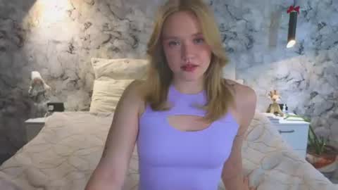 Snapshot of aurora_golden chatting on July 2026 06:51:01 AM Kate online show from July 2026 06:51:01 AM