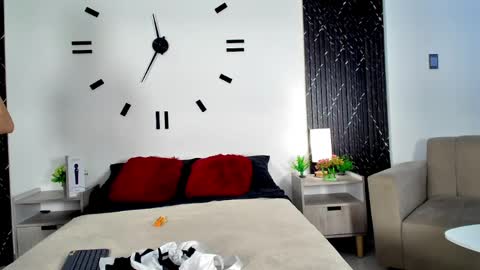 Snapshot of aurora_petitee chatting on March 2026 01:00:01 PM Aurora online show from March 2026 01:00:01 PM