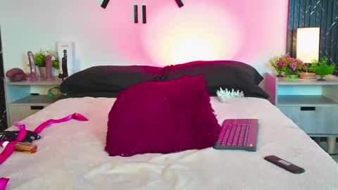 Snapshot of aurora_petitee chatting on April 2026 02:00:02 PM Aurora online show from April 2026 02:00:02 PM