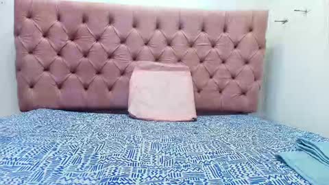 auroraa_miller online show from October 2025 11:51:02 AM