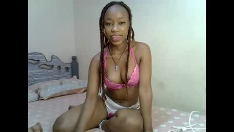 Aurora online show from October 2025 10:19:01 PM