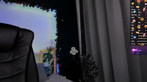 Aurora online show from December 2024 06:43:02 AM