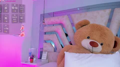 Aurora  online show from April 2026 07:52:01 PM