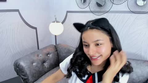Snapshot of auroragracce chatting on April 2026 01:58:02 PM AuroraGracce online show from April 2026 01:58:02 PM
