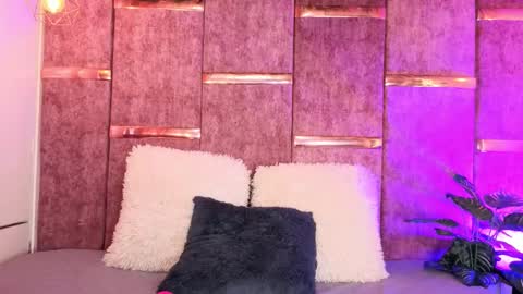 aurora online show from October 2025 07:14:02 PM