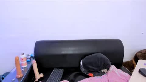 INSTAGRAM AURORA MCRY online show from December 2024 08:16:01 AM