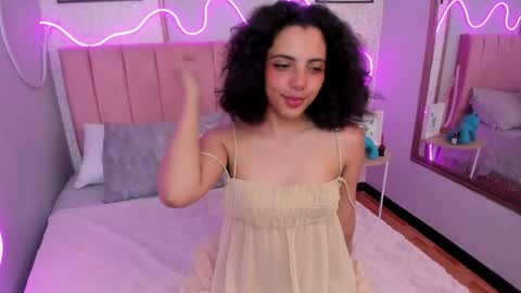 Snapshot of auroramillss chatting on April 2026 03:46:02 AM Mariana online show from April 2026 03:46:02 AM