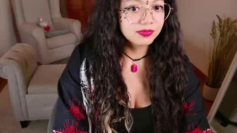 Aurora online show from November 2025 09:48:01 PM