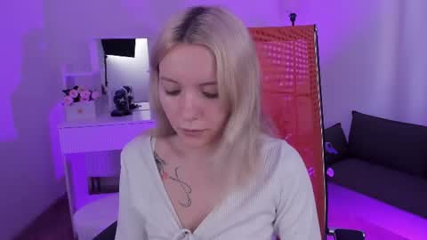 aurorawrenfield online show from July 2026 01:42:01 AM
