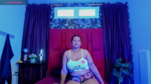 auroreadams online show from November 2025 02:12:02 PM