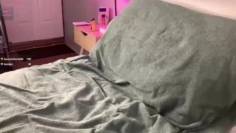 aussietwunkboy online show from November 2025 03:50:01 AM