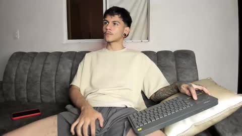 Snapshot of austin_falcon chatting on December 2024 09:08:02 PM Austin online show from December 2024 09:08:02 PM