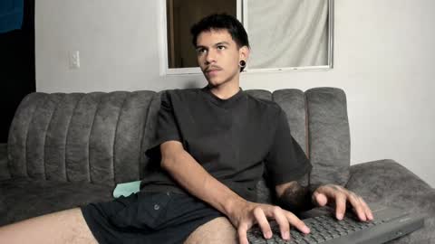 Snapshot of austin_falcon chatting on January 2025 08:05:02 PM Austin online show from January 2025 08:05:02 PM